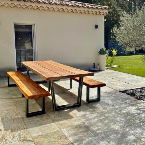 Table Teck pied métal Forme "V" -...