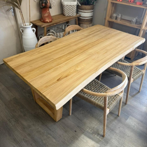 Table Teck effet Brut piètement bois